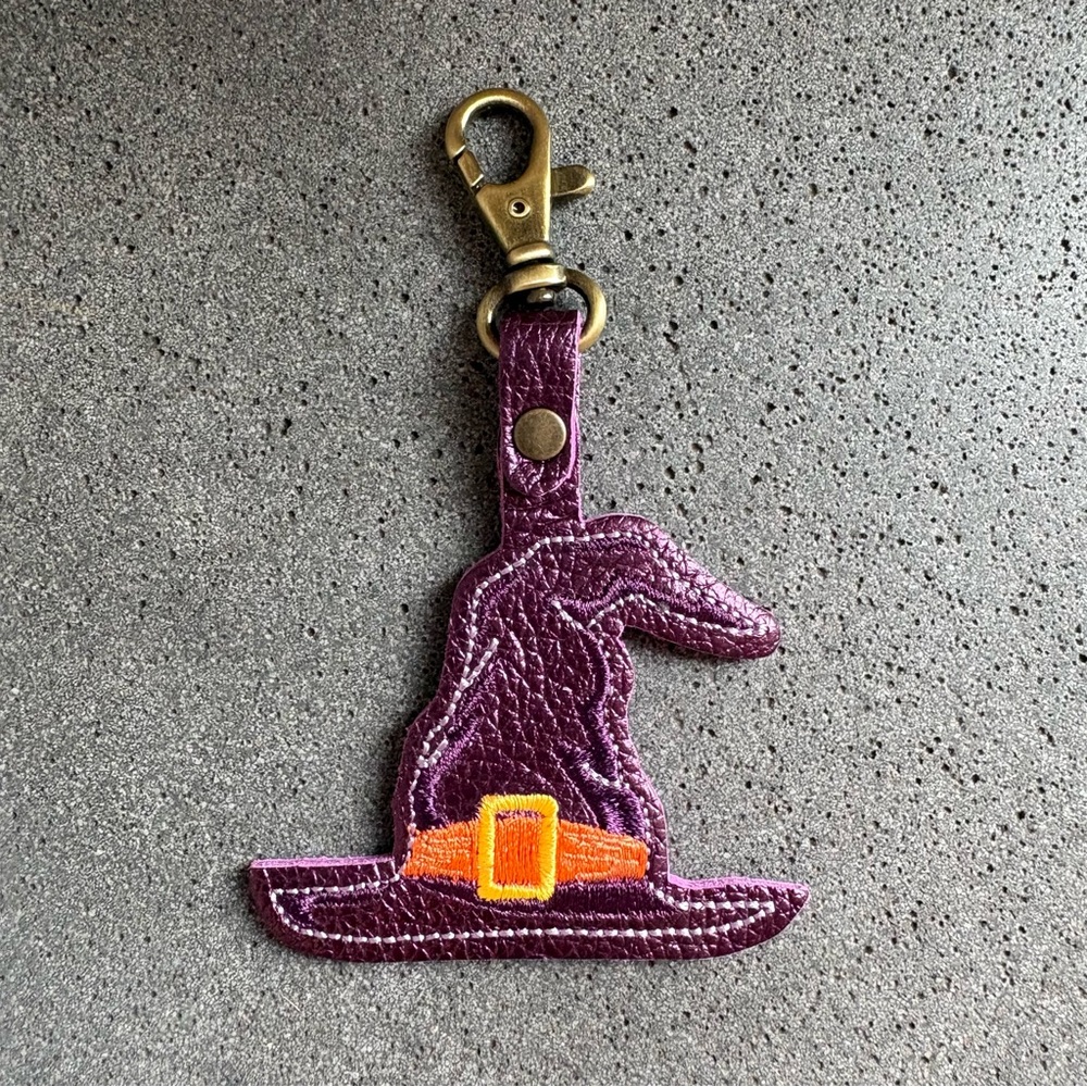 PLG Portland Leather Goods Witch’s Hat Keychain Bag Charm Halloween Purple - Picture 2 of 3